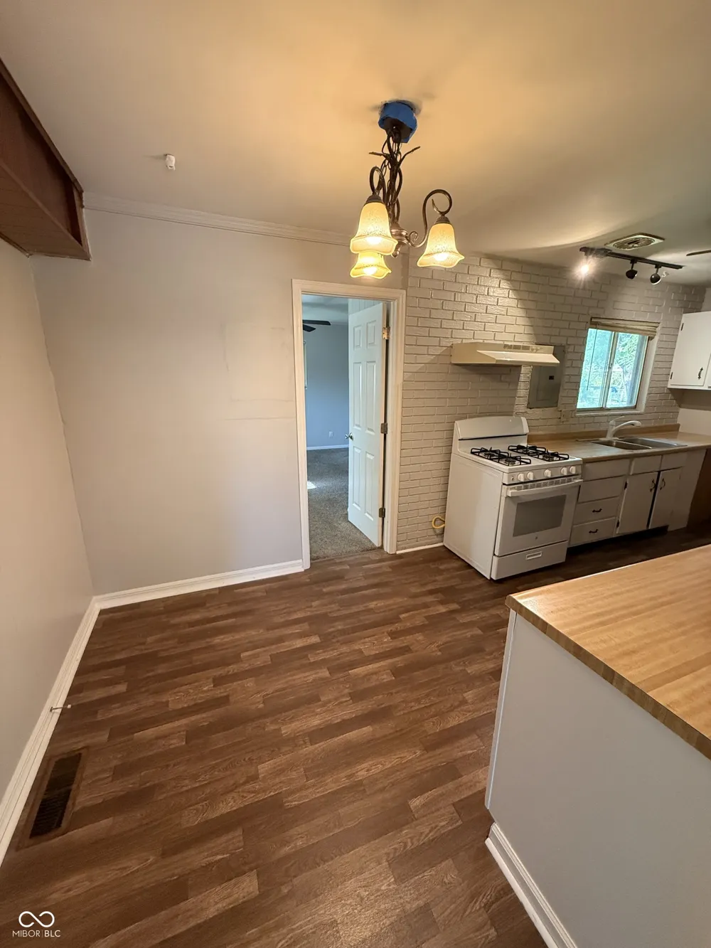 2173 Newcomer Lane Beech Grove, IN 46107