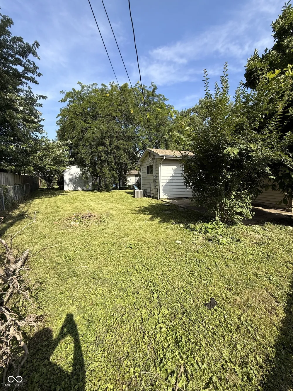 2173 Newcomer Lane Beech Grove, IN 46107
