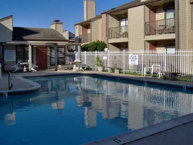 3220 69th Street #F2 Galveston, TX 77551