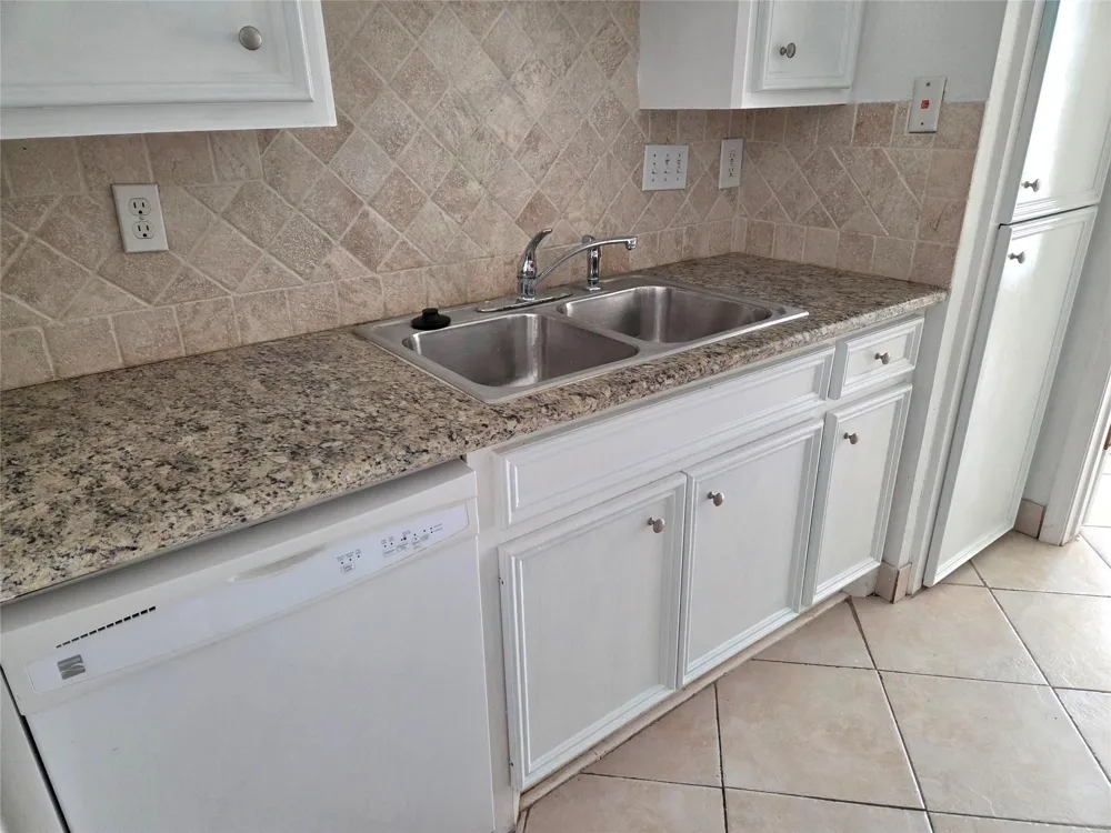 3220 69th Street #F2 Galveston, TX 77551