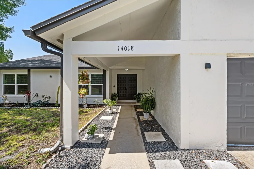14018 CASCADE LANE Tampa, FL 33618