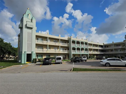 2331 FINLANDIA LANE #37