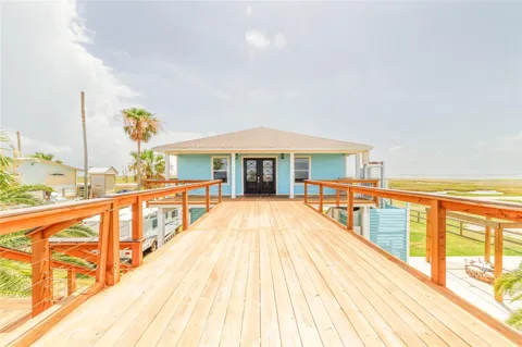 708 Dolphin Dr