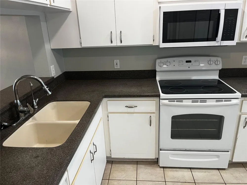 331 COUNTRYSIDE KEY BOULEVARD Oldsmar, FL 34677