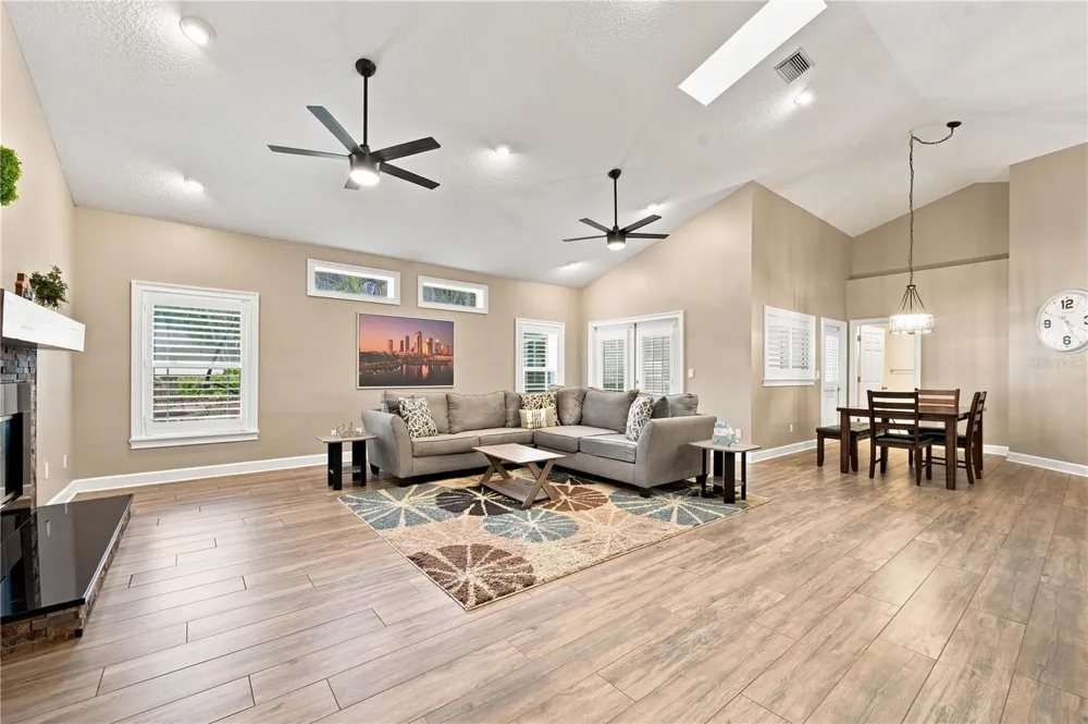 504 COVINGTON PARK STREET Seffner, FL 33584