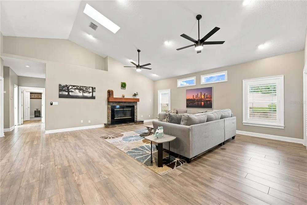 504 COVINGTON PARK STREET Seffner, FL 33584