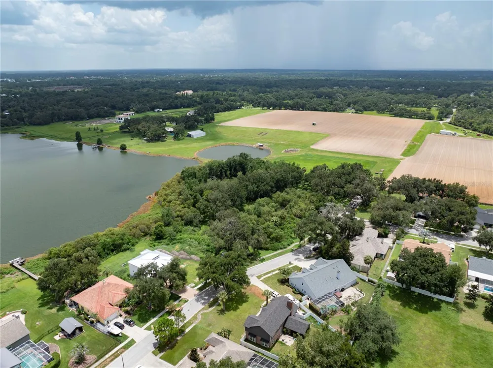 504 COVINGTON PARK STREET Seffner, FL 33584