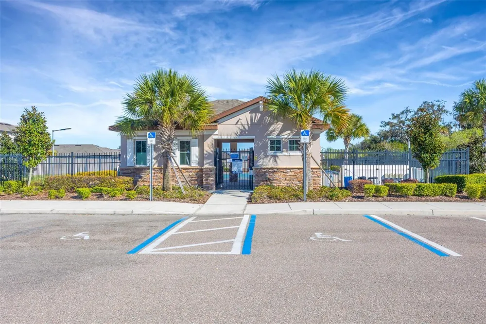 621 CHATHAM WALK DRIVE Ruskin, FL 33570