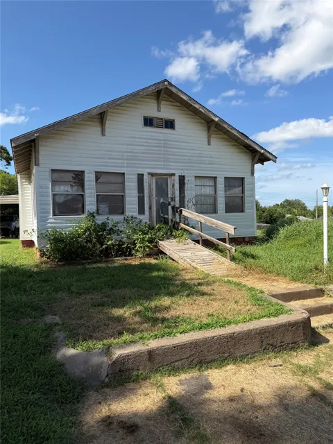137 E Maple Street