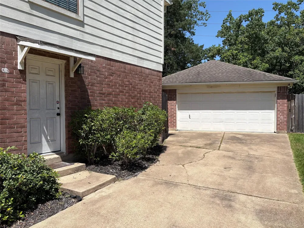 2319 Mill Creek Drive Sugar Land, TX 77478