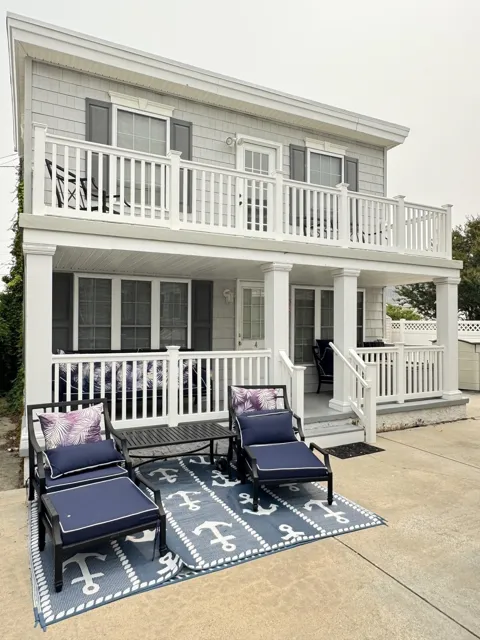 209 E Bennett Avenue