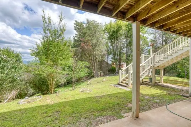 100 Sourwood Lane Hayesville, NC 28904