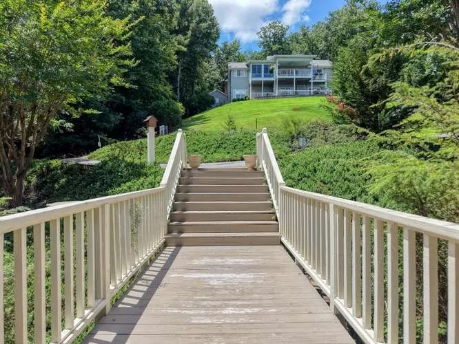 100 Sourwood Lane Hayesville, NC 28904