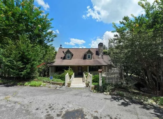 100 Sourwood Lane Hayesville, NC 28904