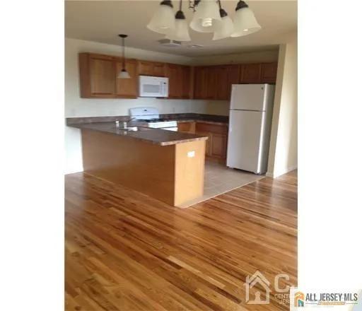 95 Main 2a Street Sayreville, NJ 08872