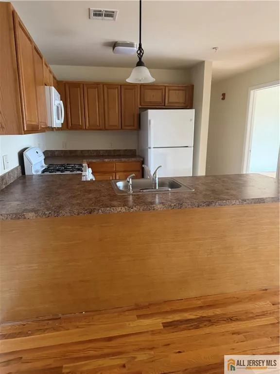 95 Main 2a Street Sayreville, NJ 08872