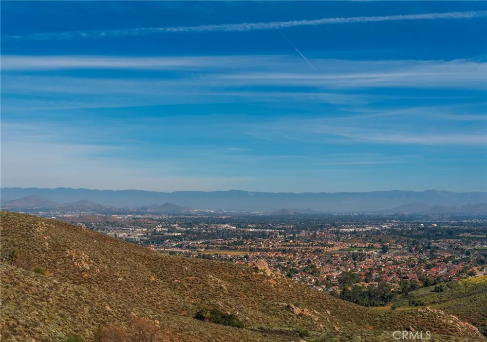 17073 Spring Canyon Riverside, CA 92503