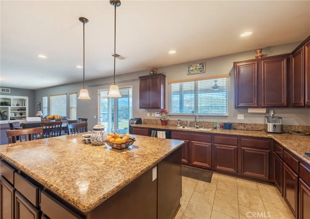 17073 Spring Canyon Riverside, CA 92503