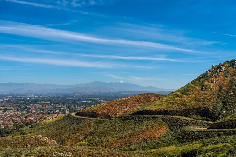 17073 Spring Canyon Riverside, CA 92503