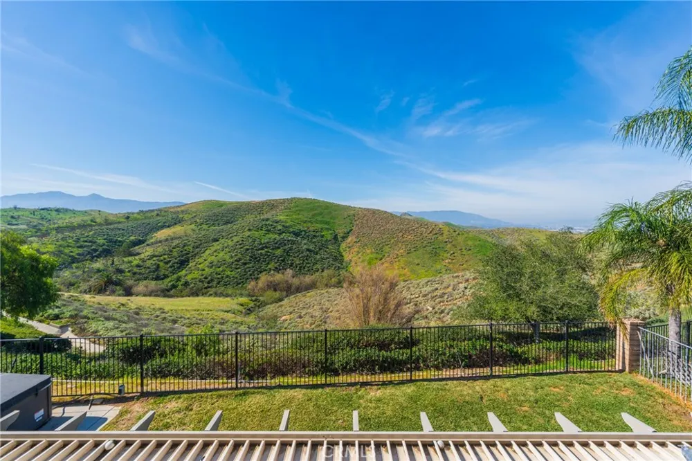 17073 Spring Canyon Riverside, CA 92503