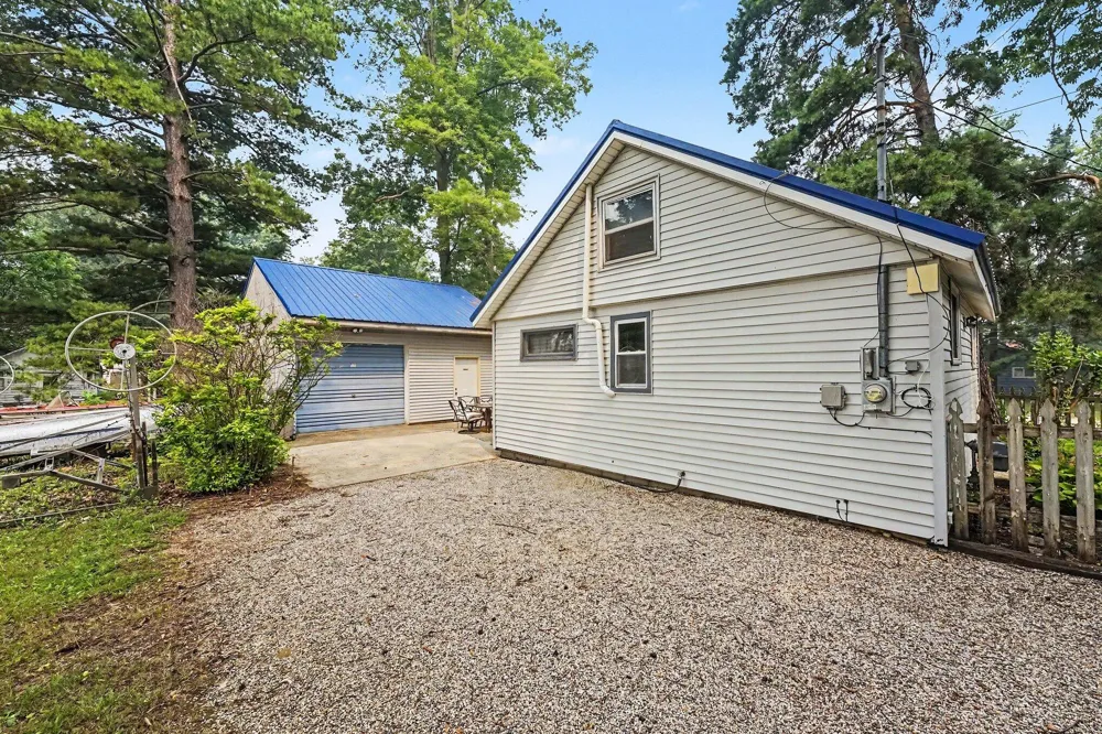 2644 Lansing Street Crystal, MI 48818