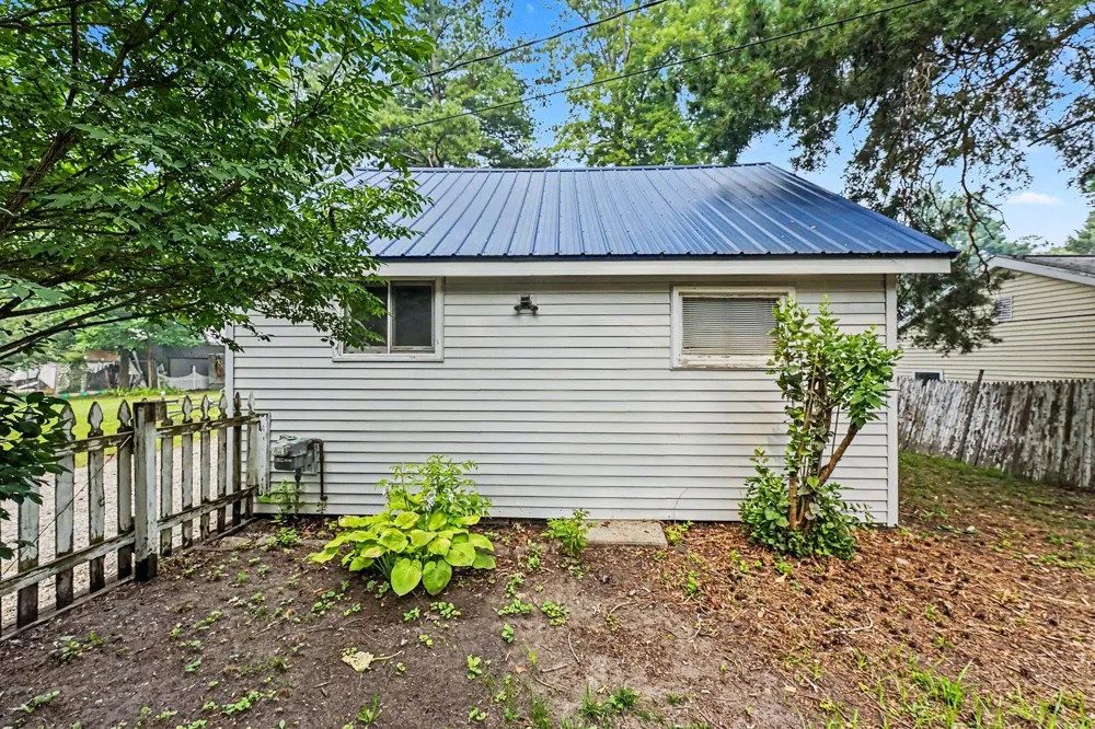 2644 Lansing Street Crystal, MI 48818