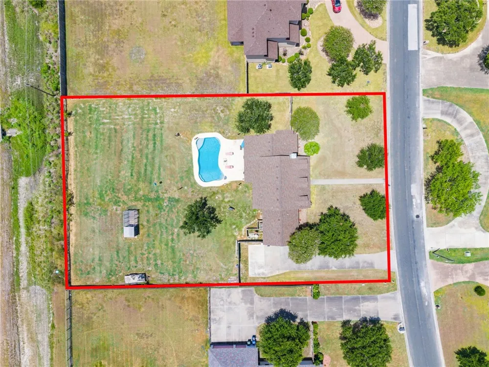 6009 King Trail Corpus Christi, TX 78414