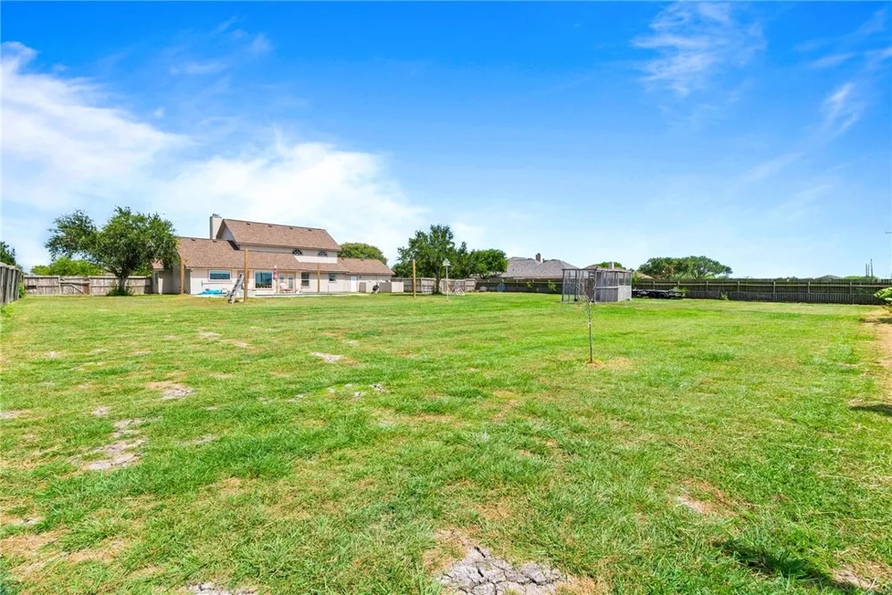 6009 King Trail Corpus Christi, TX 78414