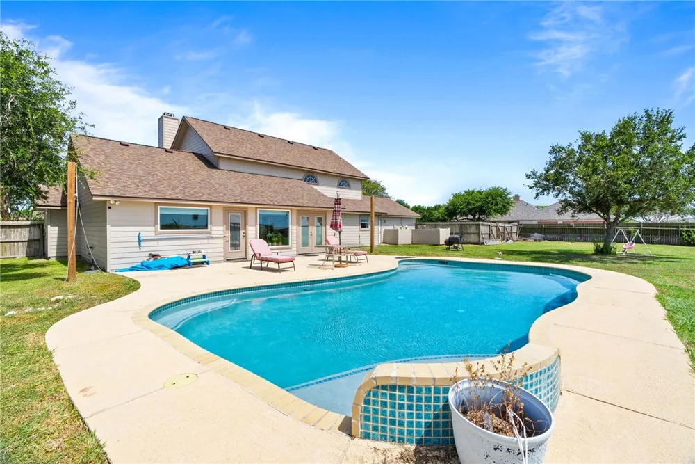6009 King Trail Corpus Christi, TX 78414