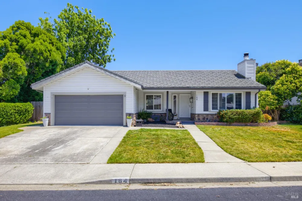 184 Brookdale Drive Vacaville, CA 95687