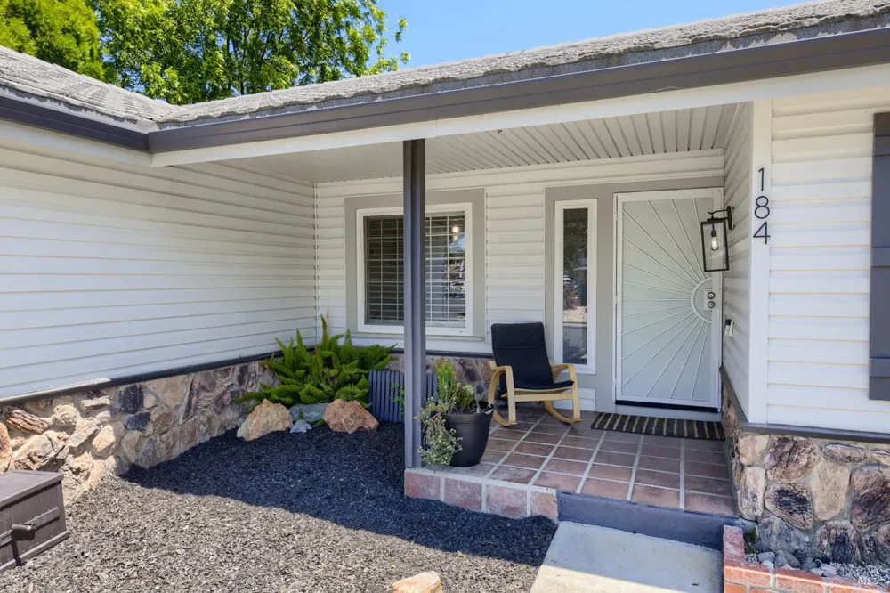 184 Brookdale Drive Vacaville, CA 95687