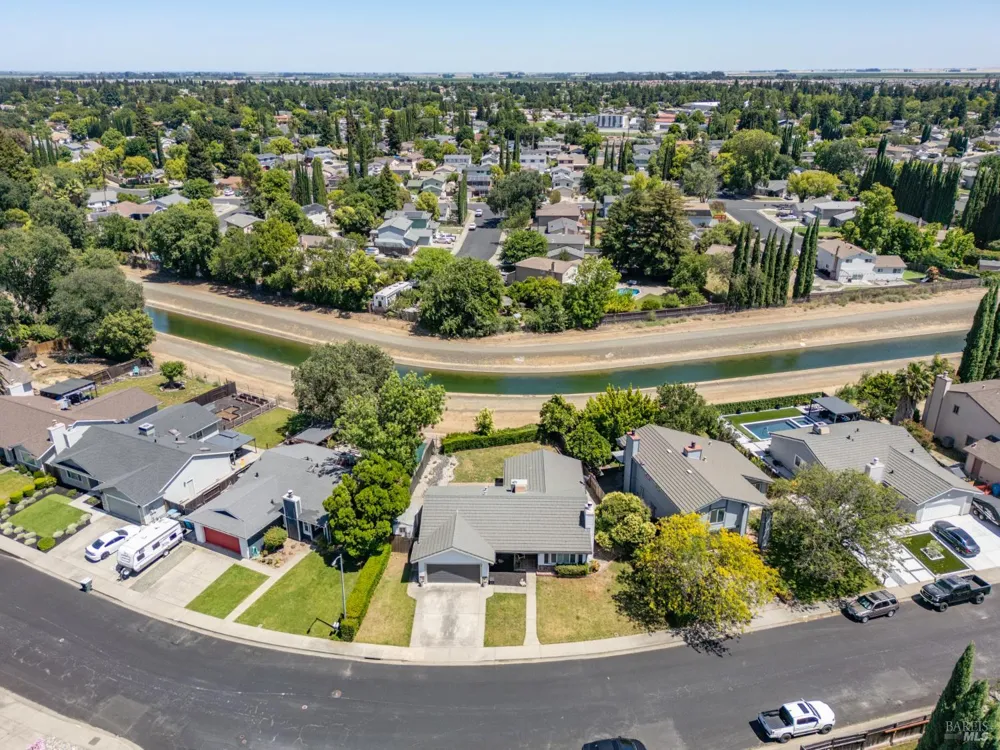 184 Brookdale Drive Vacaville, CA 95687