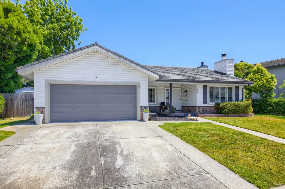 184 Brookdale Drive Vacaville, CA 95687