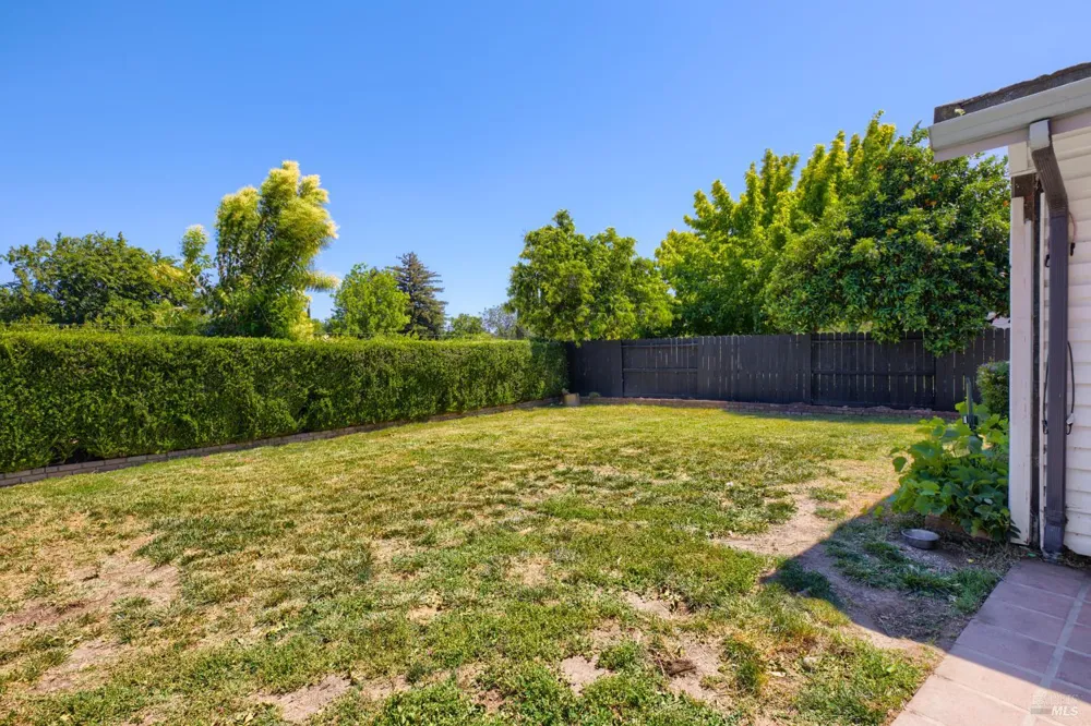 184 Brookdale Drive Vacaville, CA 95687