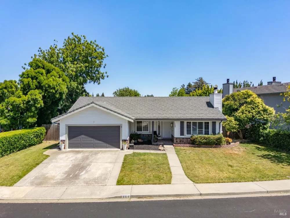 184 Brookdale Drive Vacaville, CA 95687