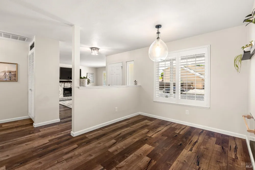 184 Brookdale Drive Vacaville, CA 95687