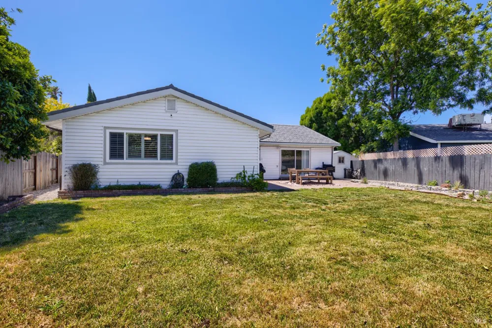 184 Brookdale Drive Vacaville, CA 95687