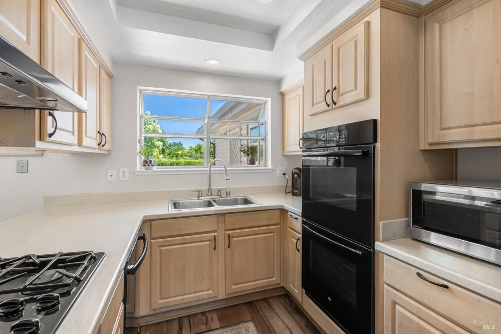184 Brookdale Drive Vacaville, CA 95687