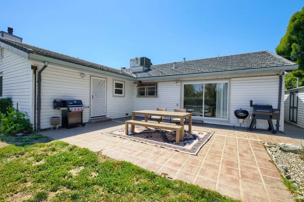 184 Brookdale Drive Vacaville, CA 95687