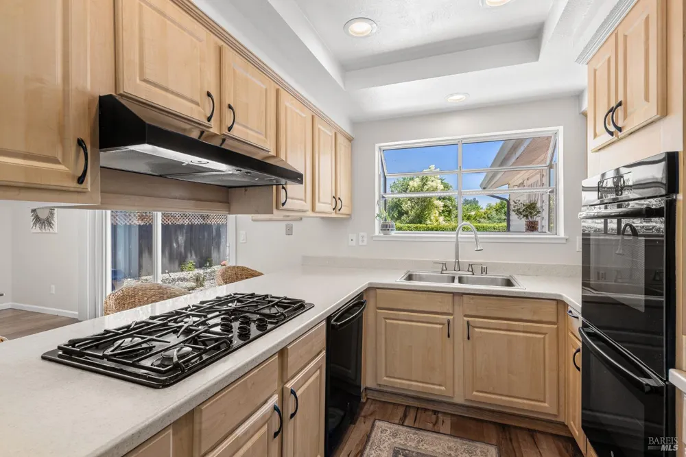 184 Brookdale Drive Vacaville, CA 95687