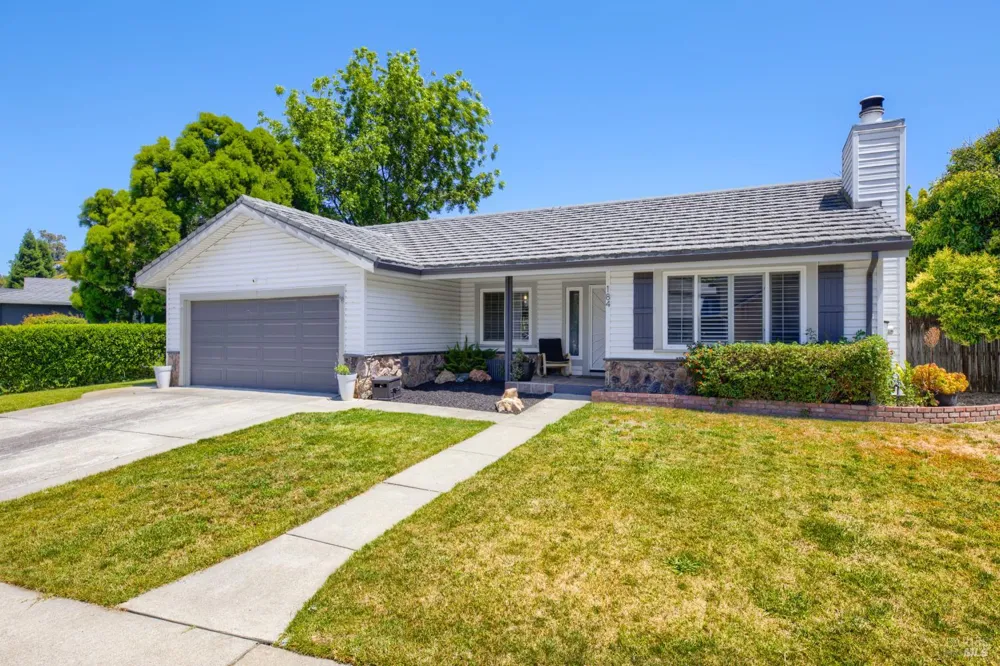 184 Brookdale Drive Vacaville, CA 95687