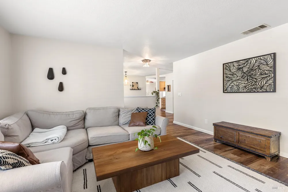 184 Brookdale Drive Vacaville, CA 95687