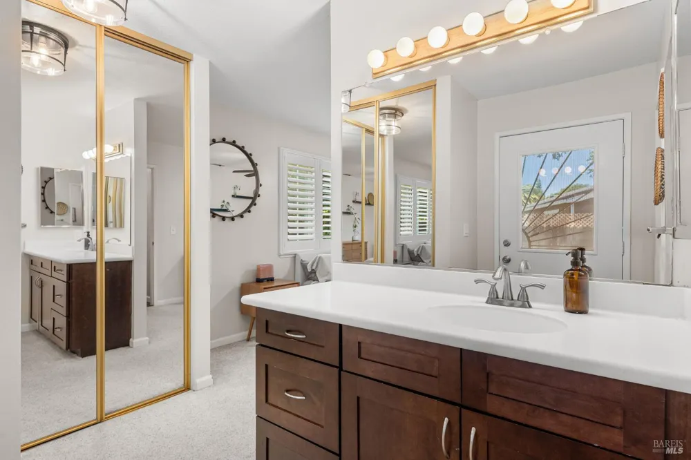 184 Brookdale Drive Vacaville, CA 95687