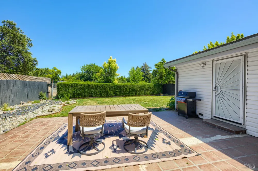 184 Brookdale Drive Vacaville, CA 95687