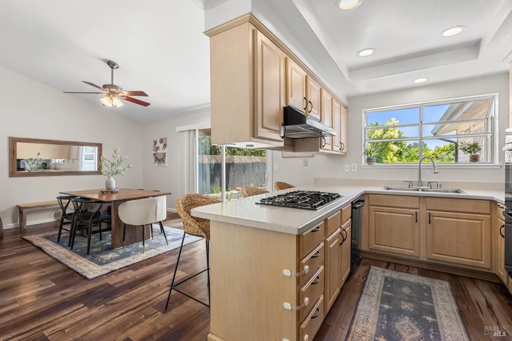 184 Brookdale Drive Vacaville, CA 95687
