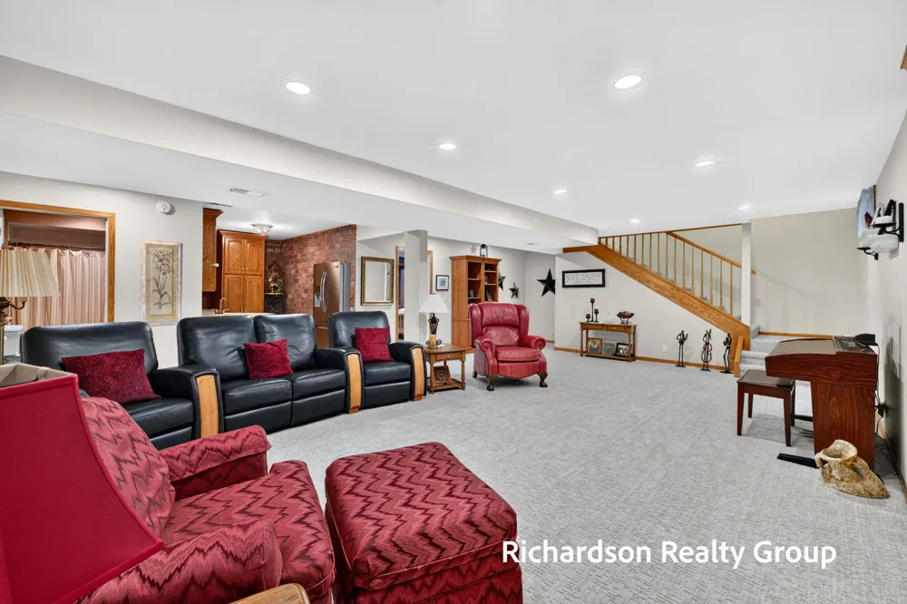 18657 Sioux Drive Spring Lake, MI 49456