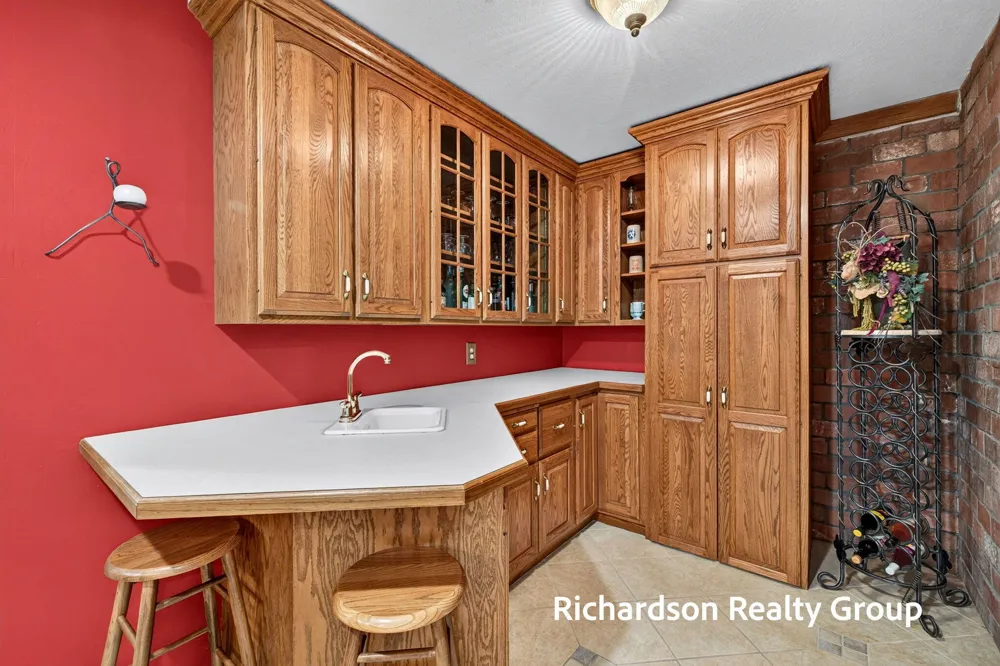 18657 Sioux Drive Spring Lake, MI 49456