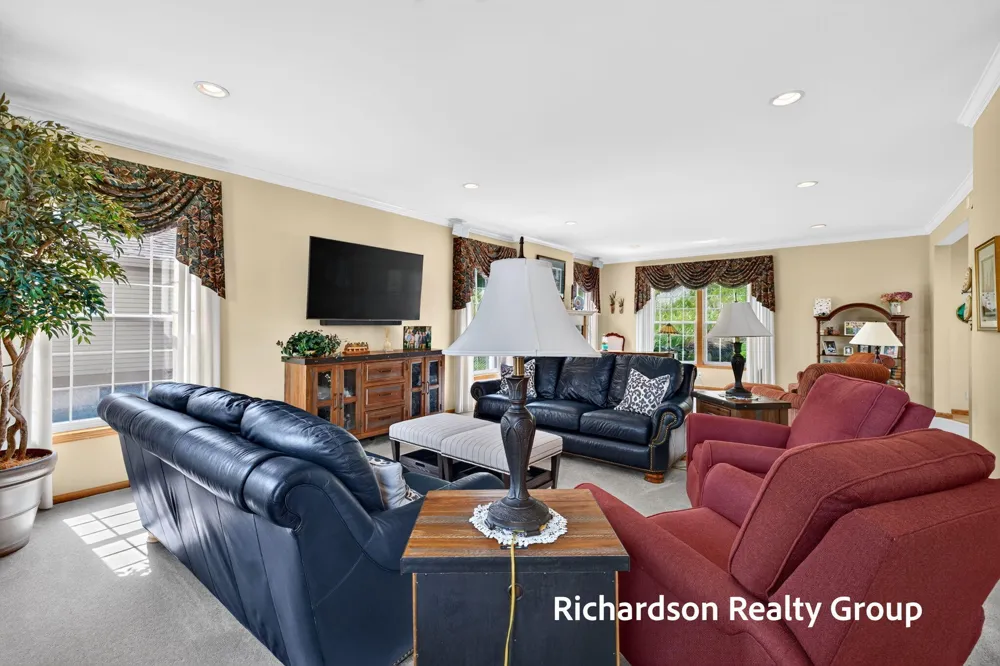 18657 Sioux Drive Spring Lake, MI 49456