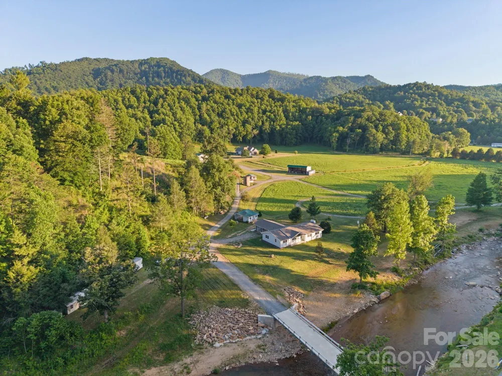 1372 & 1370 Barnardsville Highway Barnardsville, NC 28709