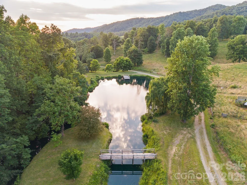 1372 & 1370 Barnardsville Highway Barnardsville, NC 28709